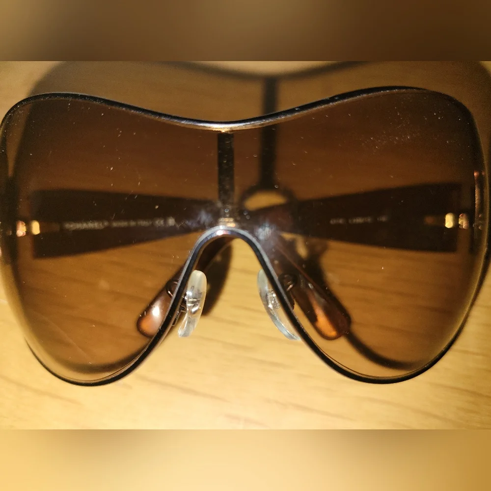 CHANEL Sunglasses with Case, Box, and Shopping Bag - Picture 3 of 9